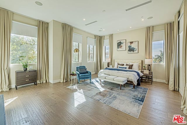 310 N Lucerne Boulevard, Los Angeles, CA 90004 — photo 23 of 53