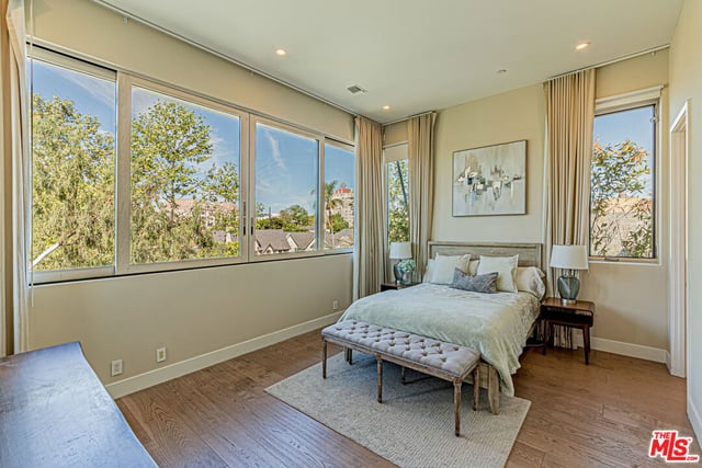 310 N Lucerne Boulevard, Los Angeles, CA 90004 — photo 37 of 53