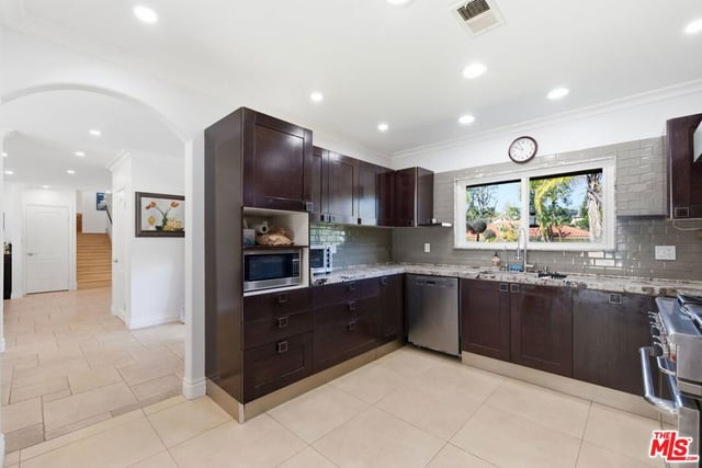 22650 Jameson Drive, Calabasas, CA 91302 — photo 16 of 62