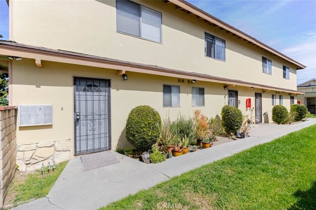 12422 Clearglen Avenue, Whittier, CA 90604 — photo 3 of 30