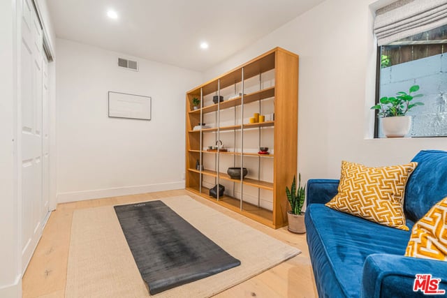 3850 Udell Court, Los Angeles, CA 90027 — photo 7 of 22