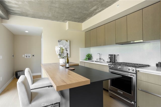 380 Cordova Street 105, Pasadena, CA 91101 — photo 4 of 18