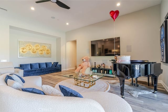10949 Cartwright Drive, Chatsworth, CA 91311 — photo 10 of 54