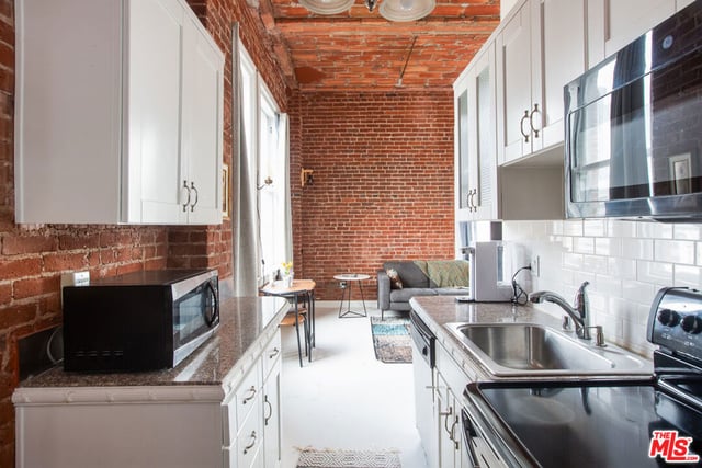 215 W 7th Street 1301, Los Angeles, CA 90014 — photo 9 of 30
