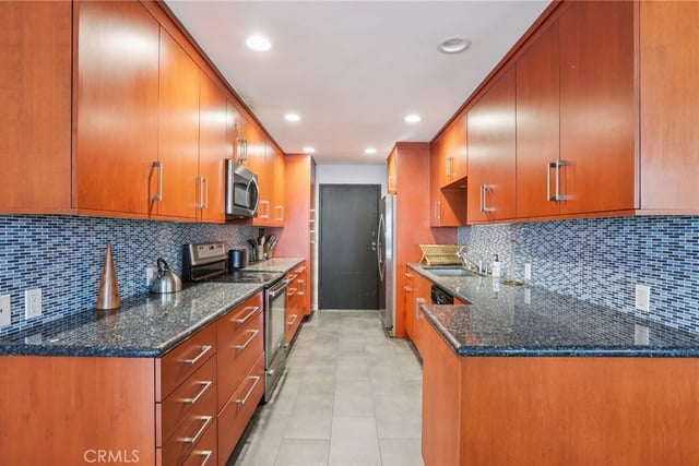 1121 N Olive Drive 211, West Hollywood, CA 90069 — photo 9 of 39