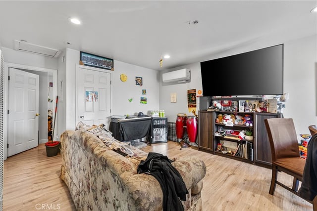 879 E 40th Place, Los Angeles, CA 90011 — photo 25 of 55