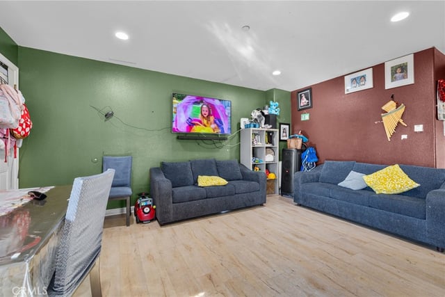 879 E 40th Place, Los Angeles, CA 90011 — photo 43 of 55