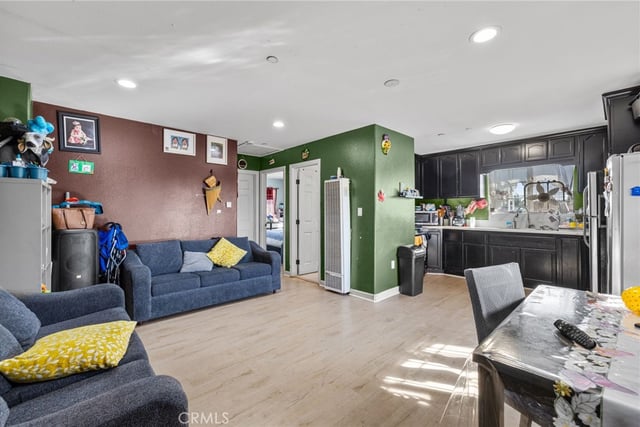 879 E 40th Place, Los Angeles, CA 90011 — photo 44 of 55