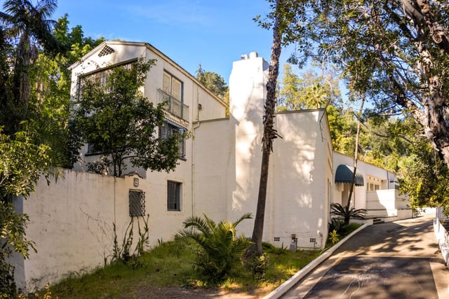1196 Brooklawn Drive, Los Angeles, CA 90077 — photo 3 of 19