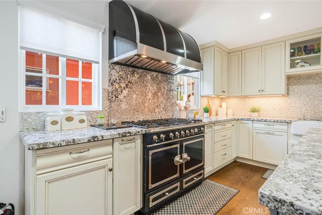 4022 Willowcrest Avenue, Studio City, CA 91604 — photo 16 of 48