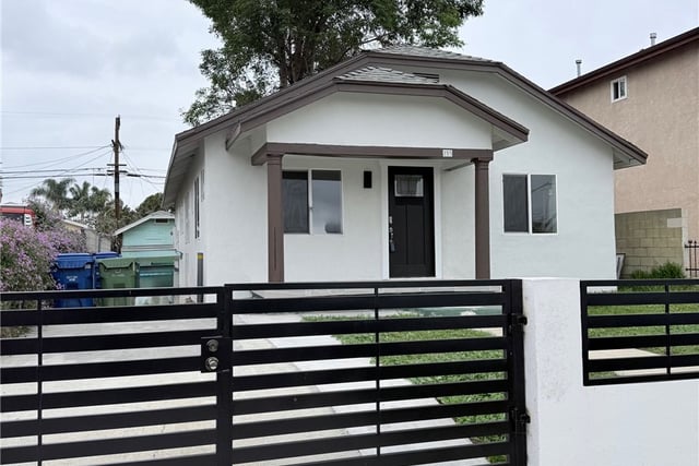 155 E 84th Street, Los Angeles, CA 90003 — photo 4 of 34