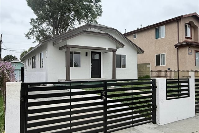 155 E 84th Street, Los Angeles, CA 90003 — photo 7 of 34
