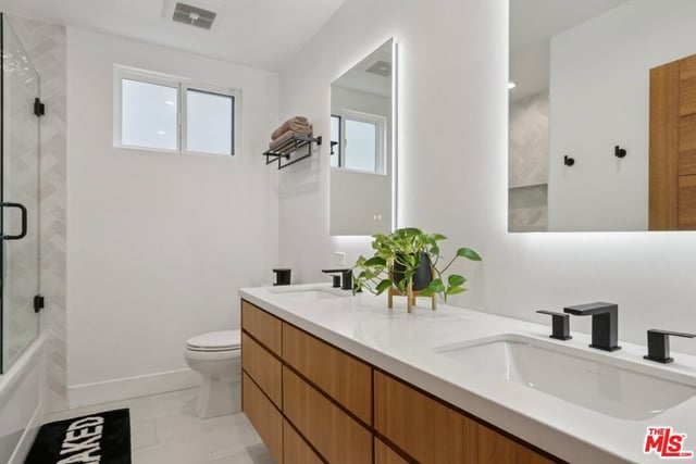 13117 Magnolia Boulevard, Sherman Oaks, CA 91423 — photo 17 of 23