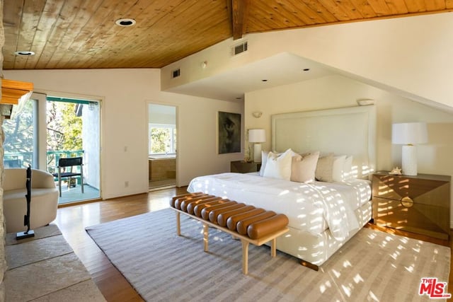 1030 N Kenter Avenue, Los Angeles, CA 90049 — photo 11 of 17