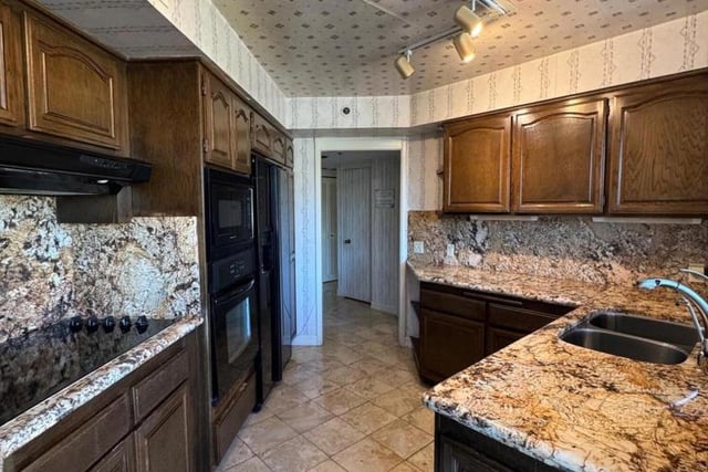 222 Monterey Road 306, Glendale, CA 91206 — photo 5 of 32