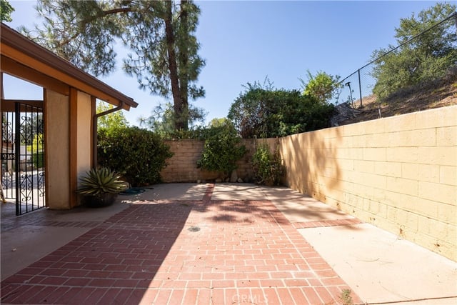 27601 Endeavor Street, Agoura Hills, CA 91301 — photo 5 of 38