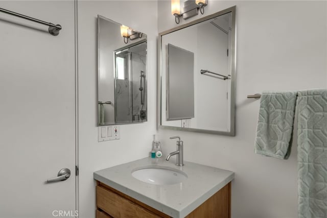 302 S Venice, Venice, CA 90291 — photo 5 of 41