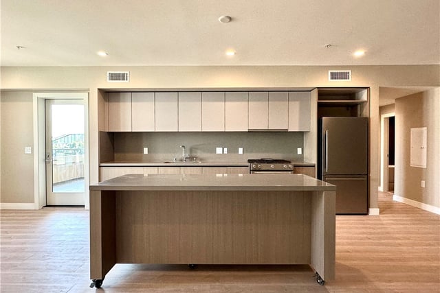 39 S Los Robles Avenue 3006, Pasadena, CA 91101 — photo 17 of 26