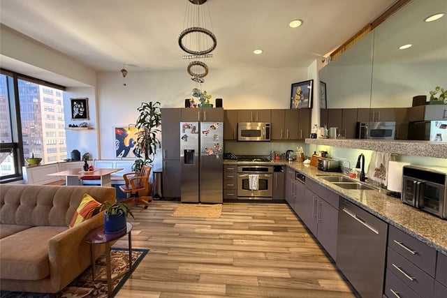 1100 Wilshire Blvd 2010, Los Angeles, CA 90017 — photo 3 of 48
