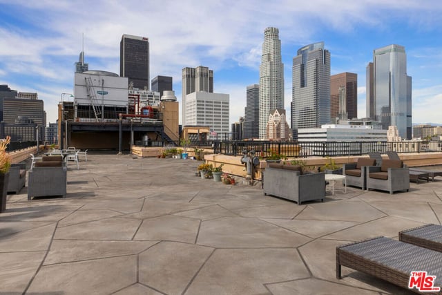 215 W 7th Street 1302, Los Angeles, CA 90014 — photo 16 of 18