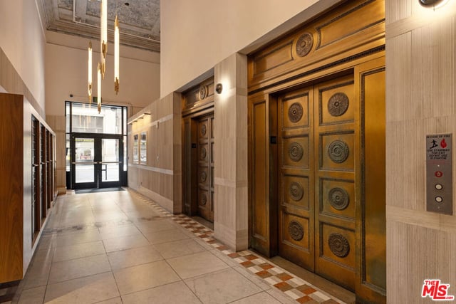 215 W 7th Street 1302, Los Angeles, CA 90014 — photo 4 of 18