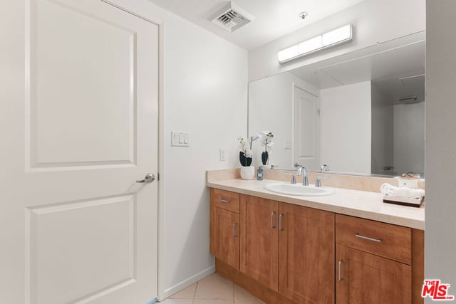 267 S San Pedro Street 221, Los Angeles, CA 90012 — photo 25 of 39