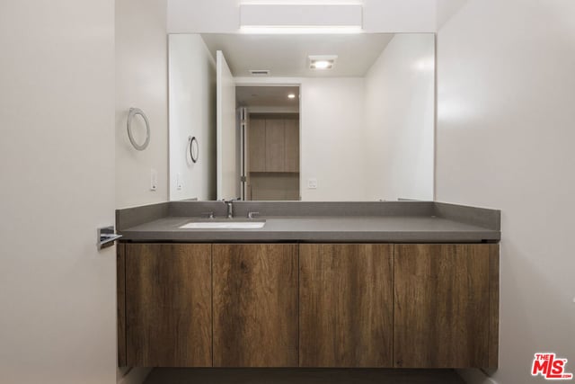 411 S Hamel Road 308, Los Angeles, CA 90048 — photo 13 of 18