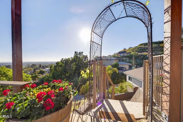 559 N Loop Drive, Camarillo, CA 93010 — photo 11 of 76