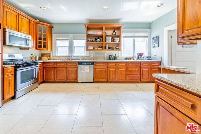 107 S Rampart Boulevard, Los Angeles, CA 90057 — photo 11 of 26