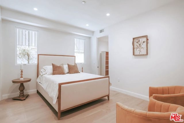 10725 Ashton Avenue 101, Los Angeles, CA 90024 — photo 18 of 27