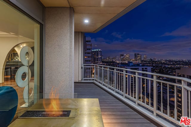 10727 Wilshire Boulevard 1805, Los Angeles, CA 90024 — photo 32 of 34