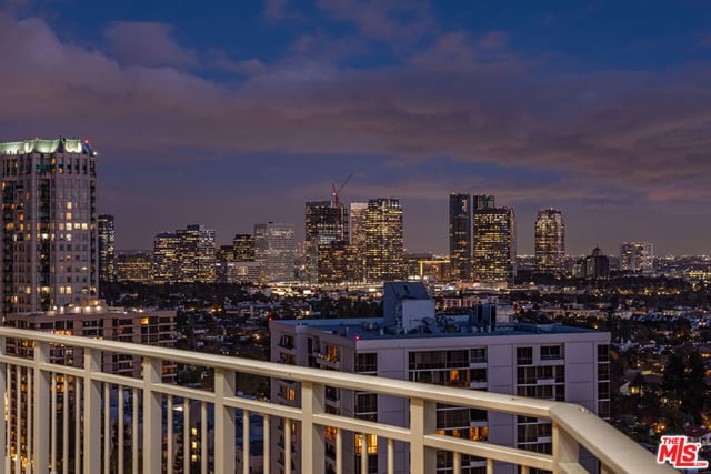 10727 Wilshire Boulevard 1805, Los Angeles, CA 90024 — photo 33 of 34