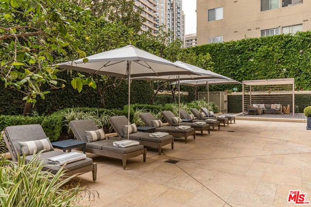 10727 Wilshire Boulevard 1805, Los Angeles, CA 90024 — photo 6 of 34