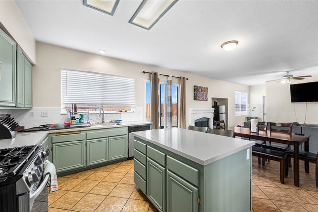 36624 Roosevelt, Palmdale, CA 93552 — photo 9 of 12