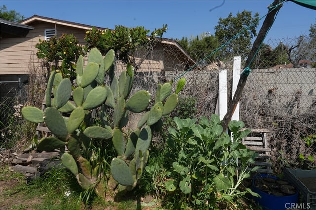 611 W 91st, Los Angeles, CA 90044 — photo 19 of 41