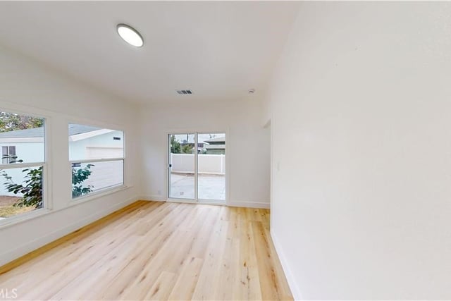 2249 W 30th Street, Los Angeles, CA 90018 — photo 12 of 18