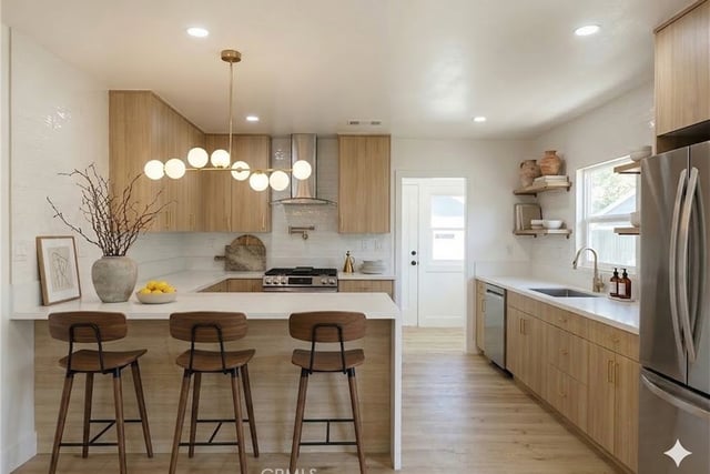 2249 W 30th Street, Los Angeles, CA 90018 — photo 7 of 18
