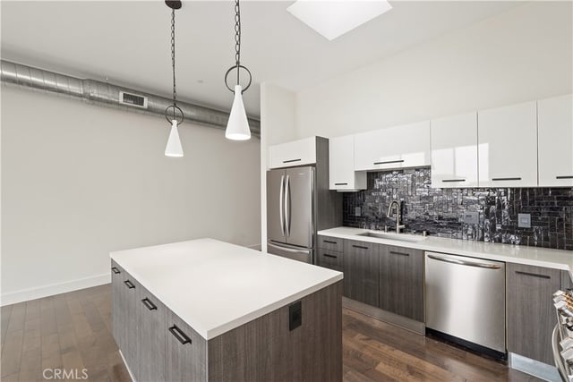 433 Pine 408, Long Beach, CA 90802 — photo 16 of 38