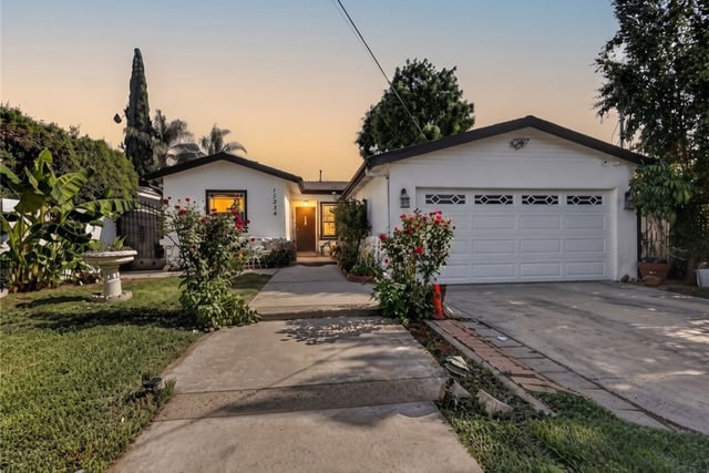 15354 Leadwell Street, Van Nuys, CA 91406 — photo 2 of 23