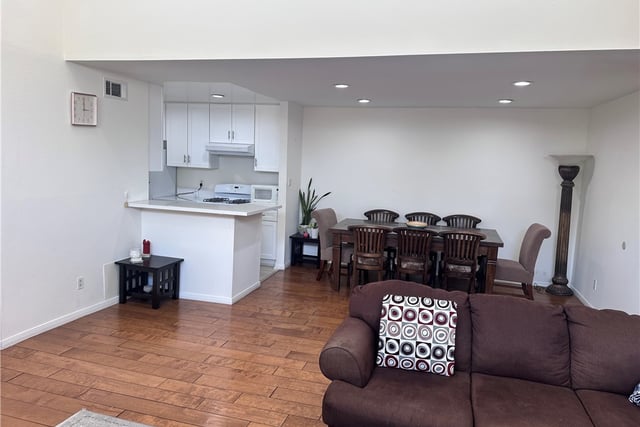 5700 Etiwanda 264, Tarzana, CA 91356 — photo 14 of 34