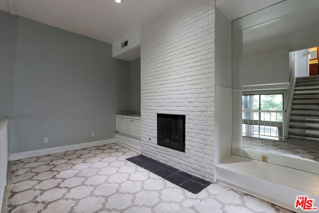 11753 Mayfield Avenue 7, Los Angeles, CA 90049 — photo 10 of 18
