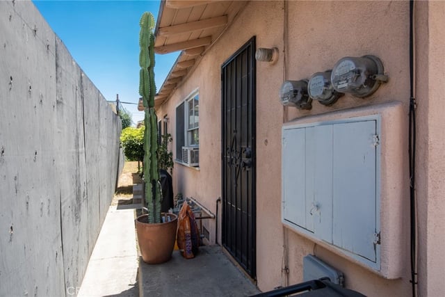 5238 Hermitage, Valley Village, CA 91607 — photo 24 of 34