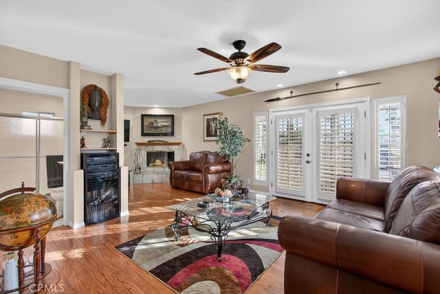 2430 San Francisco Avenue, Long Beach, CA 90806 — photo 9 of 19