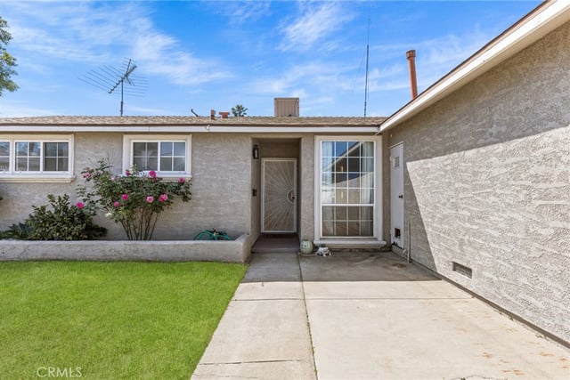 218 Foxbury, Pomona, CA 91767 — photo 4 of 42