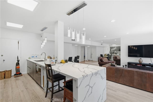 7309 Franklin Ave 105, Los Angeles, CA 90046 — photo 3 of 24