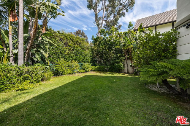 12145 Summit Court, Beverly Hills, CA 90210 — photo 17 of 53