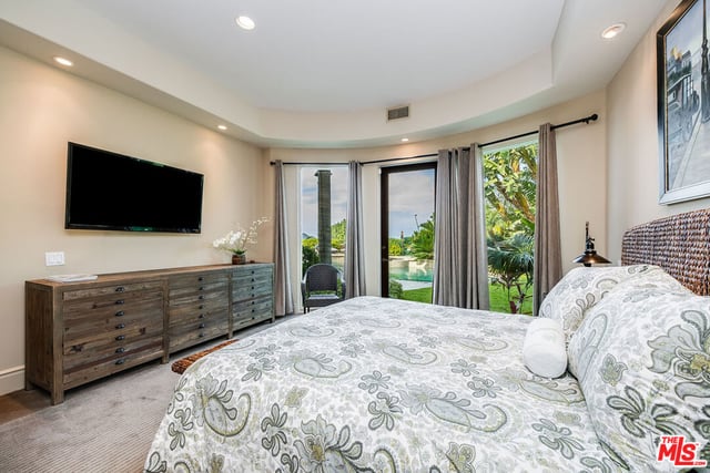 12145 Summit Court, Beverly Hills, CA 90210 — photo 25 of 53