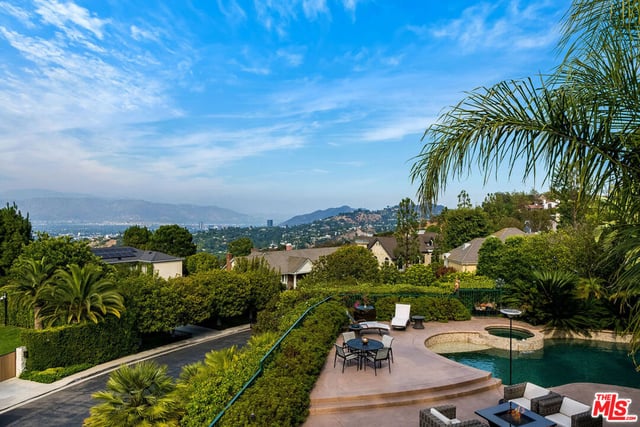 12145 Summit Court, Beverly Hills, CA 90210 — photo 32 of 53