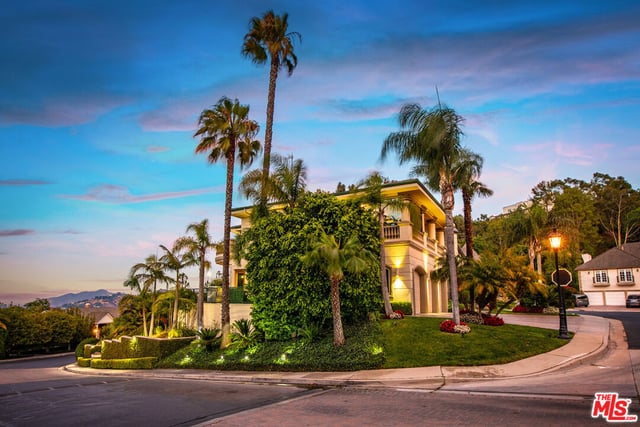 12145 Summit Court, Beverly Hills, CA 90210 — photo 45 of 53
