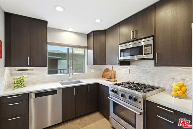 1013 16th Street 101, Santa Monica, CA 90403 — photo 17 of 46